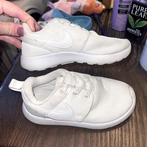 White Nike 10C Sneakers